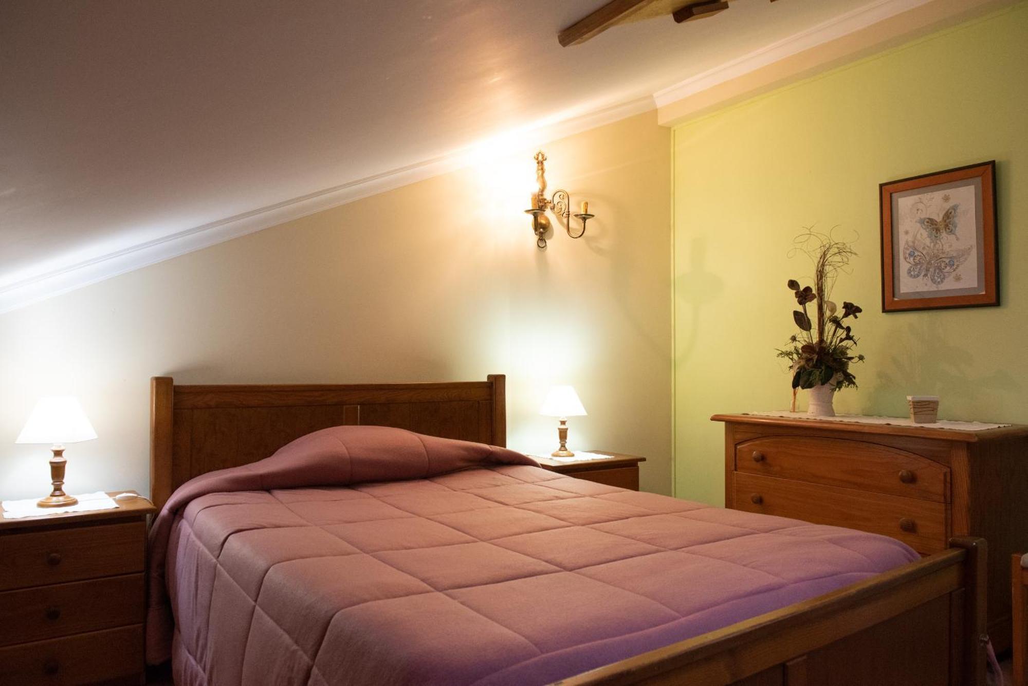 Casa Espaçosa perto de Angra Angra do Heroísmo Extérieur photo
