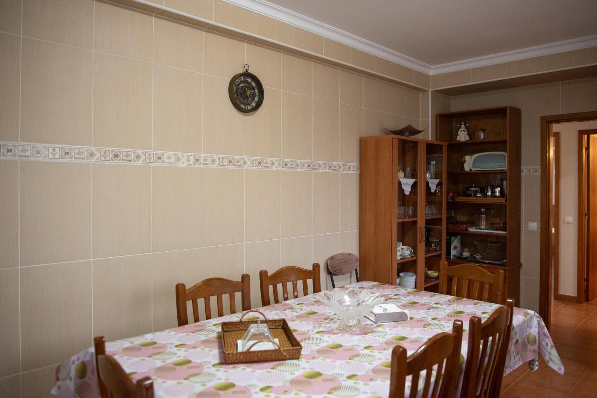 Casa Espaçosa perto de Angra Angra do Heroísmo Extérieur photo