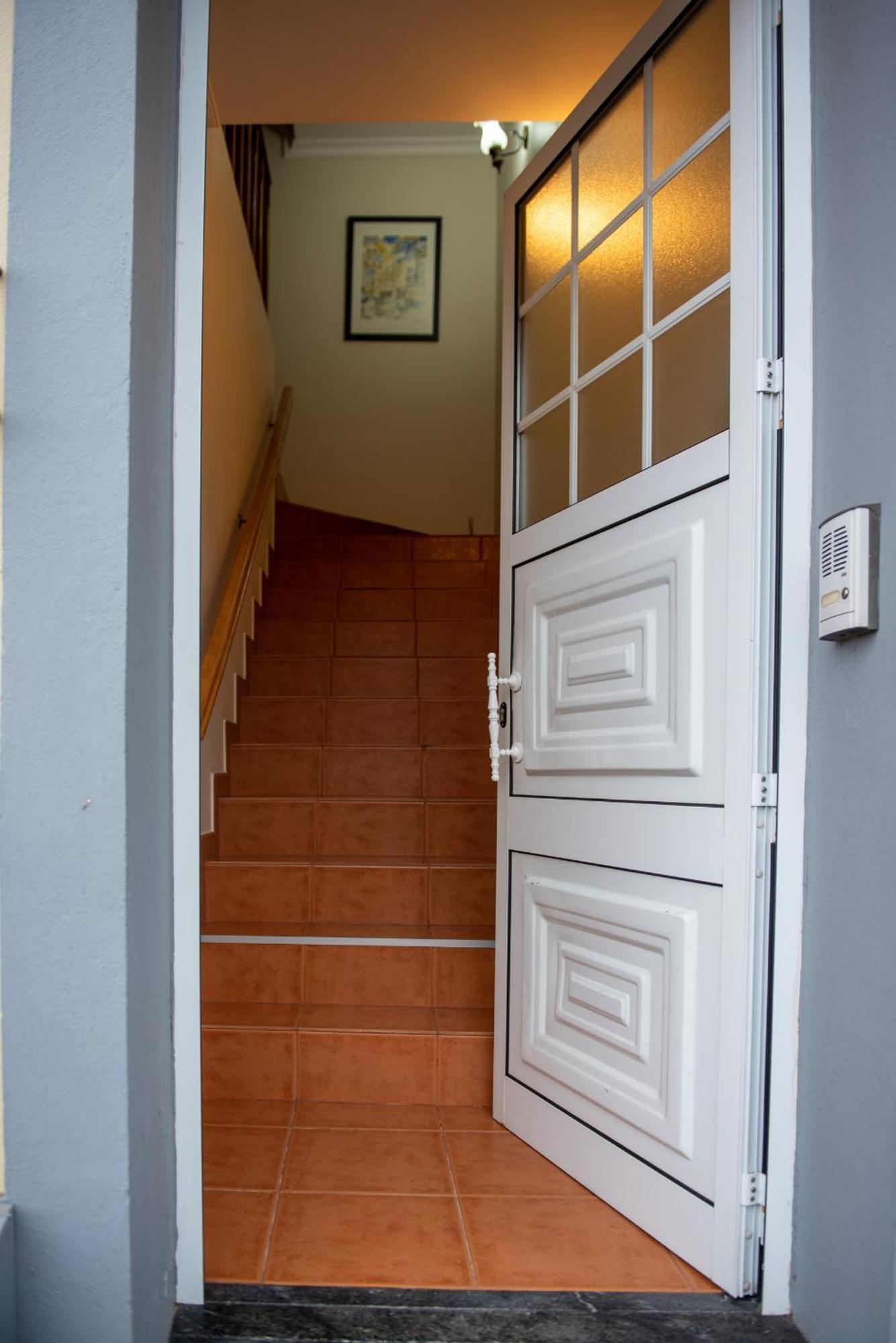 Casa Espaçosa perto de Angra Angra do Heroísmo Extérieur photo