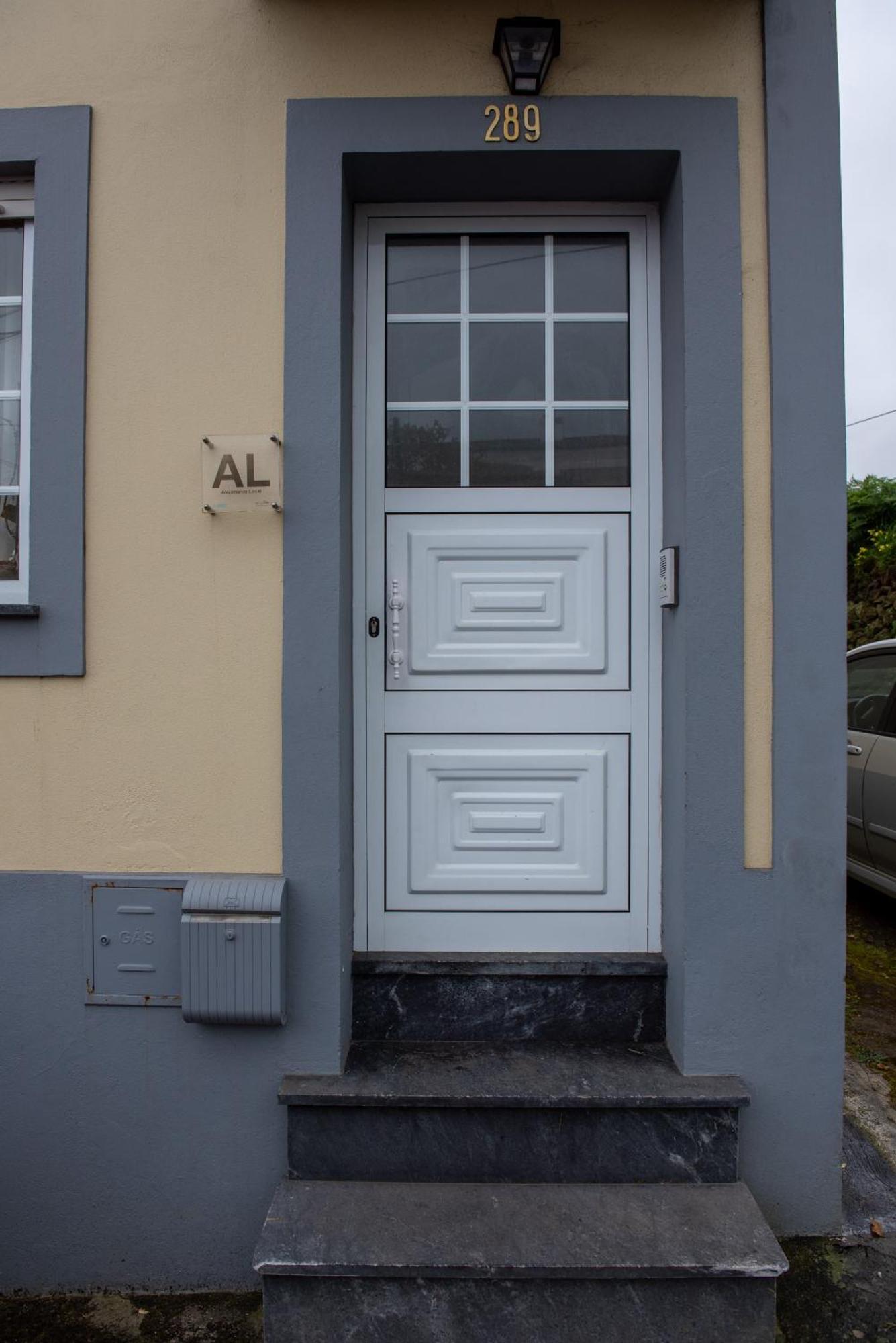 Casa Espaçosa perto de Angra Angra do Heroísmo Extérieur photo