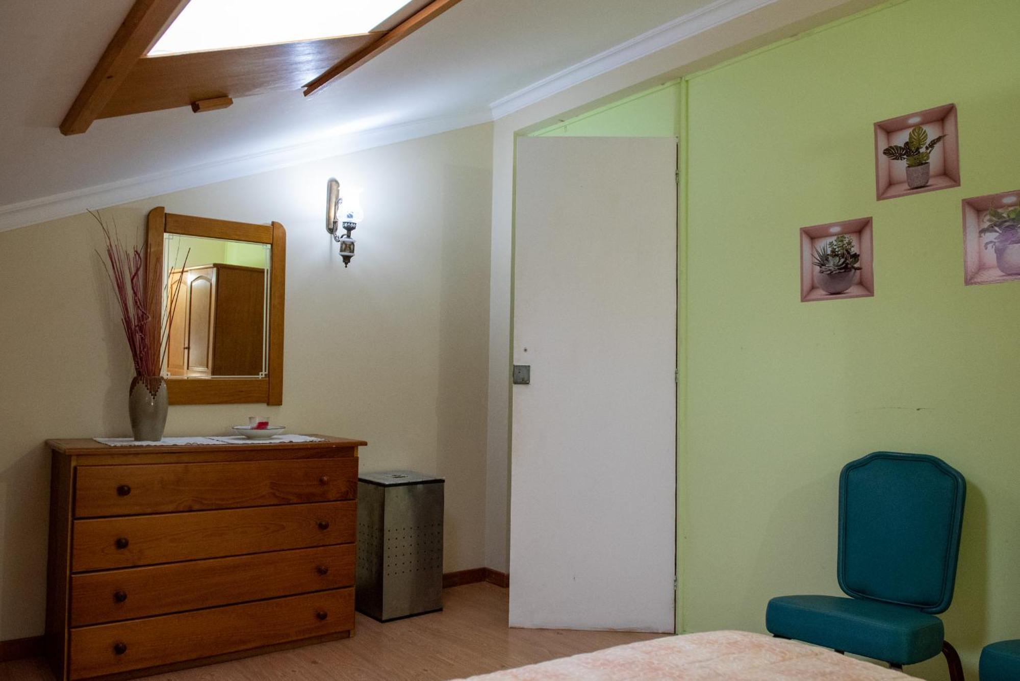 Casa Espaçosa perto de Angra Angra do Heroísmo Extérieur photo